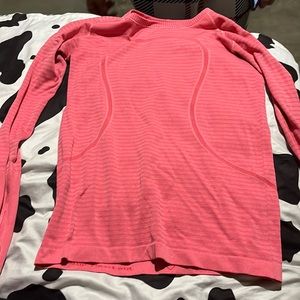 Pink lulu top